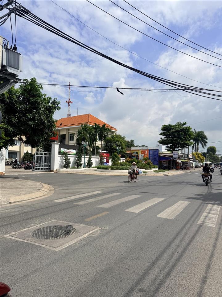 Mặt bằng kd  trần văn mười, hóc môn  đường xe tải né nhau 10m  180m2  xây mới 100%