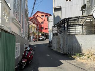 Bán nhà đẹp gần ngay trung tâm ngã năm đại học đà lạt
hẻm ô tô phù đổng thiên vương