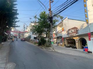 Dành cho các nhà đầu tư bán nhà 3 mặt tiền đầu đường an dương vương p. xuân hương đà lạt