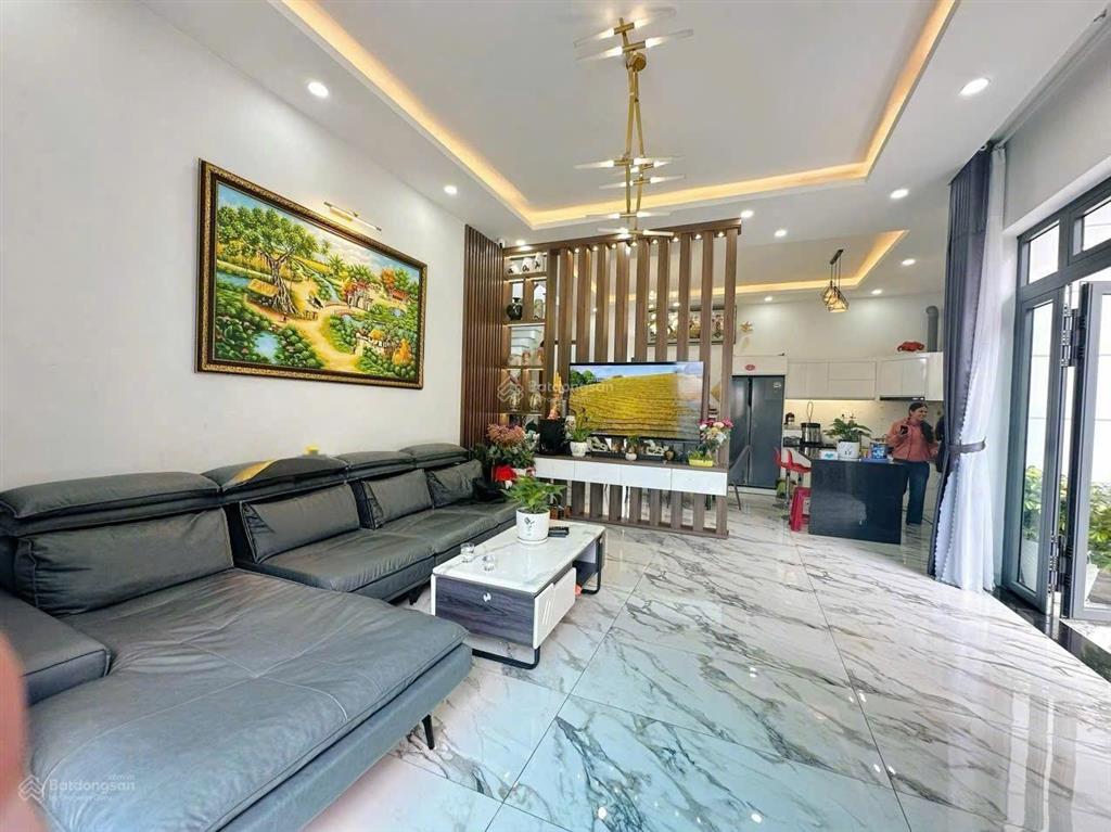 Bán nhà lầu view đẹp trịnh hoài đức, p11, đà lạt
