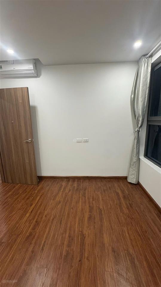 Giảm sâu còn 7.4 tỷ căn 3pn 81m2, ban công nam, toà b sky central 176 định công, full nội thất