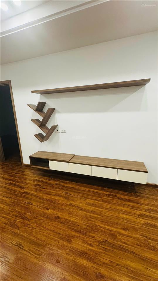 Giảm sâu còn 7.4 tỷ căn 3pn 81m2, ban công nam, toà b sky central 176 định công, full nội thất