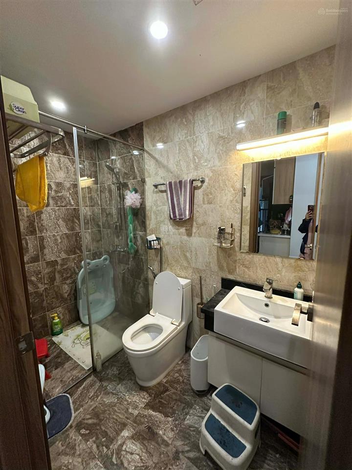 Bán gấp giá cực tốt căn 98m2 3pn 2 ban công, tầng cao toà b sky central 176 định công, 9 tỷ có tl