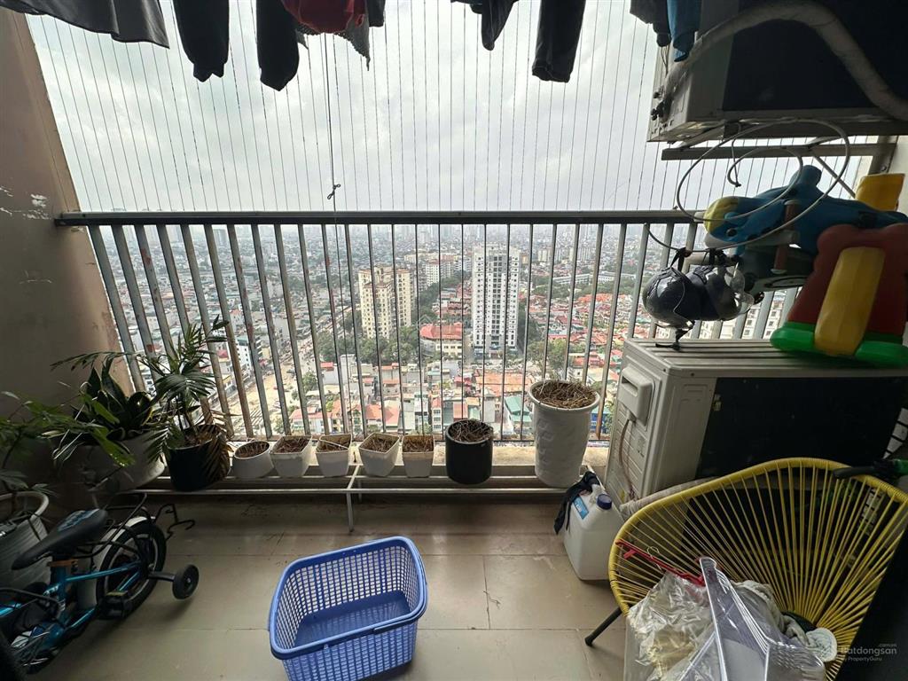 Bán gấp giá cực tốt căn 98m2 3pn 2 ban công, tầng cao toà b sky central 176 định công, 9 tỷ có tl