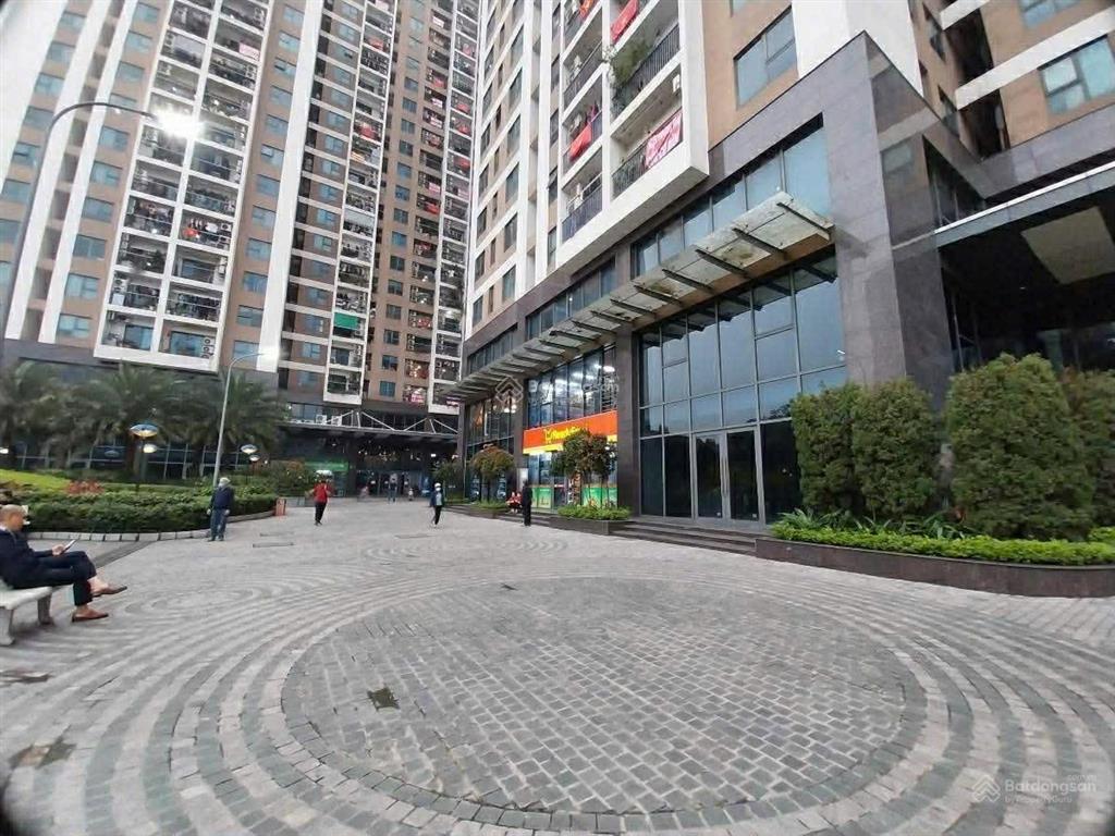 Bán gấp căn 88m2 tầng cao, 3pn 2vs, lô góc sky central 176 định công, full nội thất, sổ đỏ cc