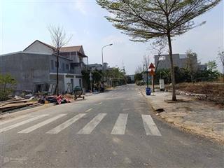 Chủ cần bán lô đất mặt tiền 87m2 đường 8m có vỉa hè trục d5 full tc gần kcn visip 2 giá 780tr shr