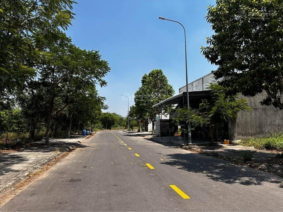 Chủ cần bán lô 150m2 giá 1 tỷ 590 ngay kcn vsip 2a, mt đường n10 rộng 8m  sẵn sổ  full thổ  xdtd