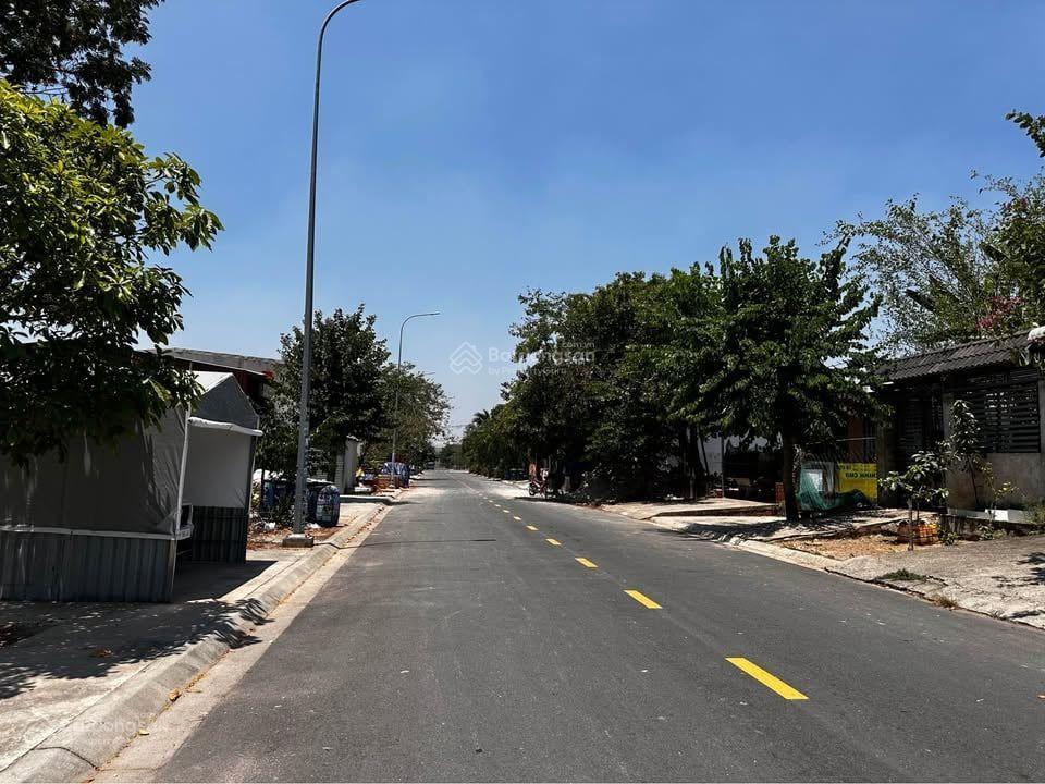 Chủ cần bán lô 150m2 giá 1 tỷ 590 ngay kcn vsip 2a, mt đường n10 rộng 8m  sẵn sổ  full thổ  xdtd