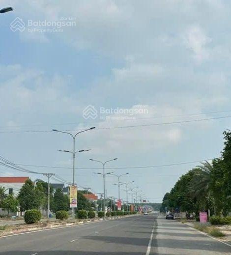 Sát tthc chơn thành chủ bán lô 150m2 giá 690tr full thổ cư mt đường nguyễn văn linh, sát kcn sổ sẵn