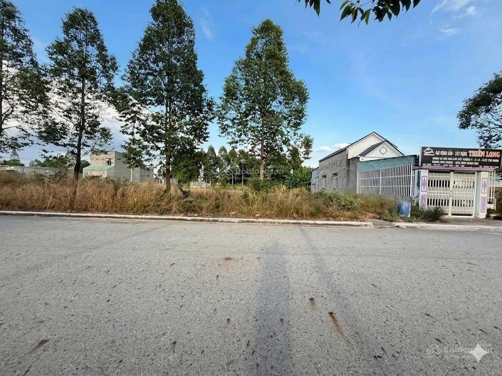 Cần tiền bán lô 150m2 mt đường na2 sát kcn mỹ phước 4 đường nhựa 6 làn xe, sổ sẵn