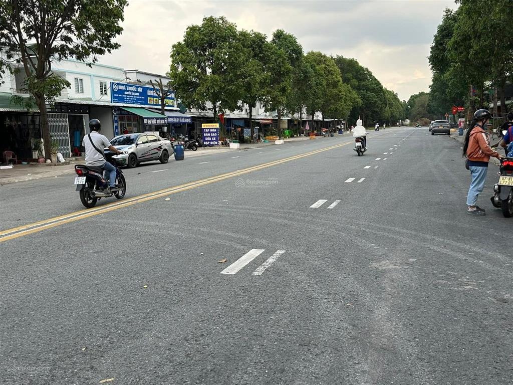 Chủ ngộp đất 150m2 giá 1 tỷ 290 mặt tiền đường nhựa n1 thông cổng đại học việt đức, shr