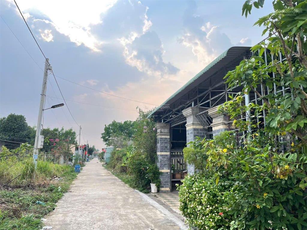 Chủ kí gửi bán lô 174m2 giá 750 triệu sát bên chợ đêm kcn bầu bàng, gần kcn chơn thành 1, sẵn sổ