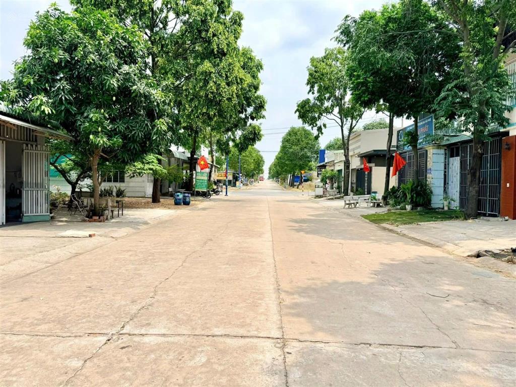 Cần bán lô đất 150m mt đường dl12 giá 1 tỷ 390, gần trường thcs thới hoà, sẵn sổ