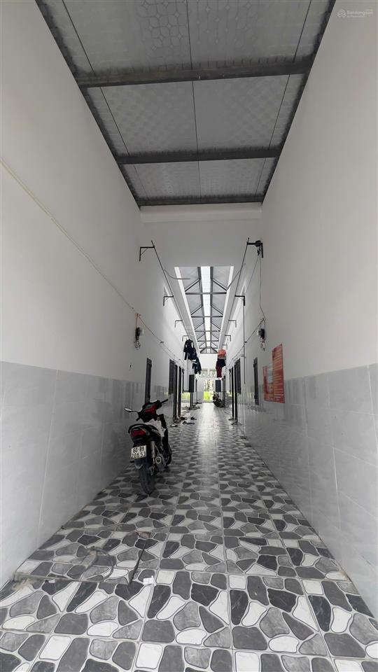 Cần bán dãy trọ 300m khu tđc becamex giá 1 tỷ 150, đang cho thuê 22tr/tháng, sổ sẵn