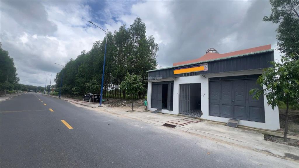 Cần bán dãy trọ 300m khu tđc becamex giá 1 tỷ 150, đang cho thuê 22tr/tháng, sổ sẵn