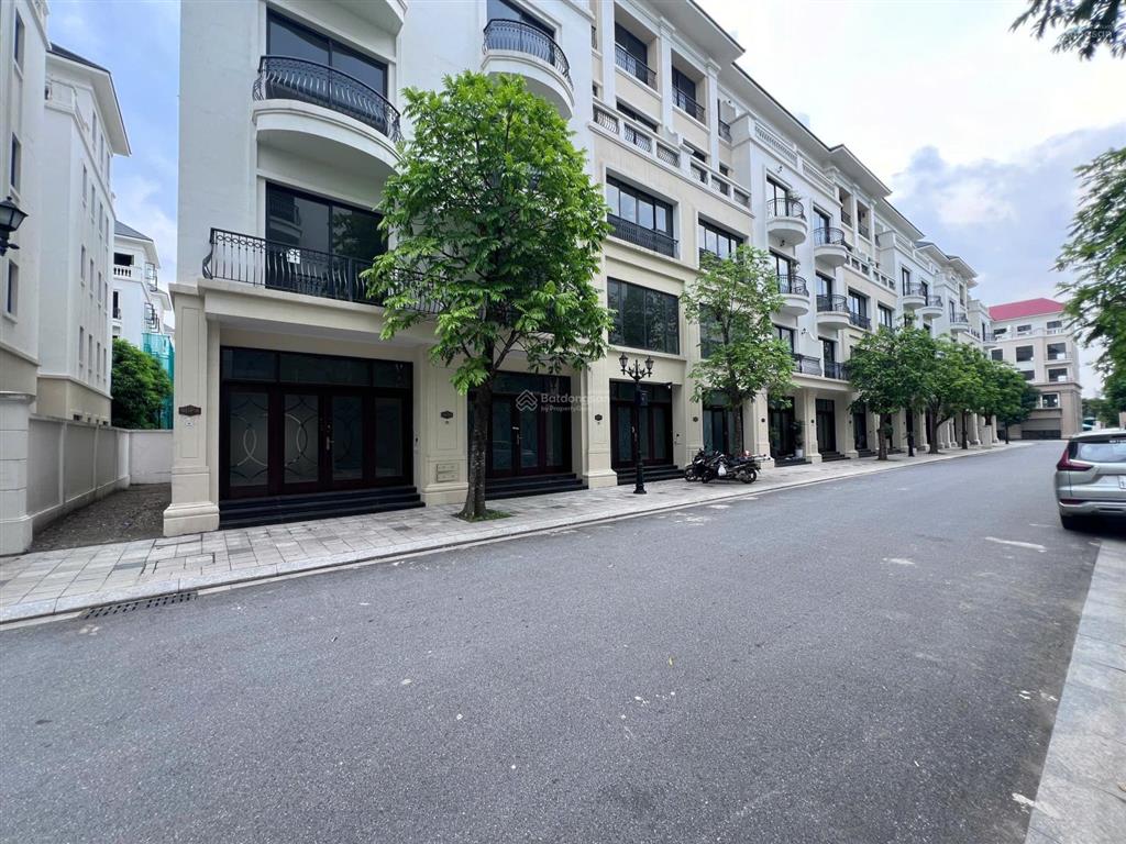 Xẻ khe san hô 98m2  đông nam. công năng sử dụng như một căn song lập bé. số lượng có hạn