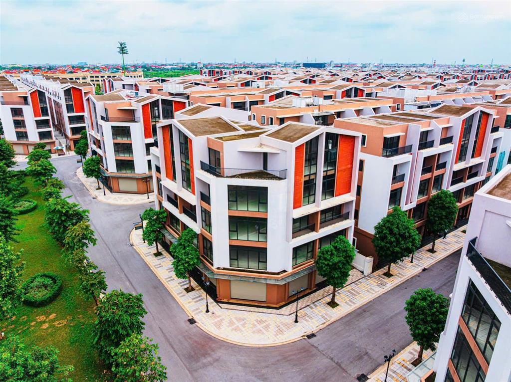 Căn shophouse góc với diện tích xây dựng cực kì lớn lên tới 534m2  nằm trên trục đường 25m