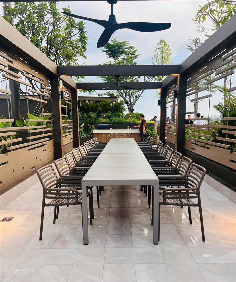 Căn xẻ khe ánh dương 7  112m2 ánh dương công năng như một căn song lập nhỏ.