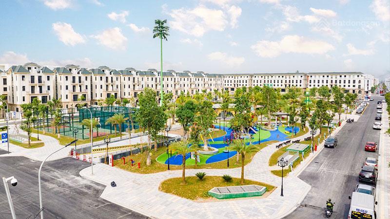 Cần bán căn song lập thời đại đối diện công viên và hầm đỗ oto.sát sảnh chung cư , đường 20m , 51m