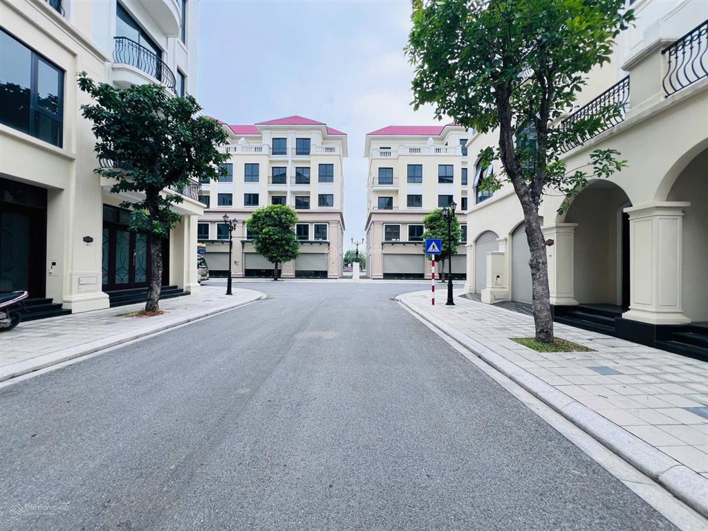 Biệt thự san hô  có gara oto  hướng đông nam  định nghĩa về một tổ ấm !