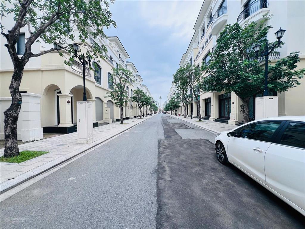 Biệt thự san hô  có gara oto  hướng đông nam  định nghĩa về một tổ ấm !