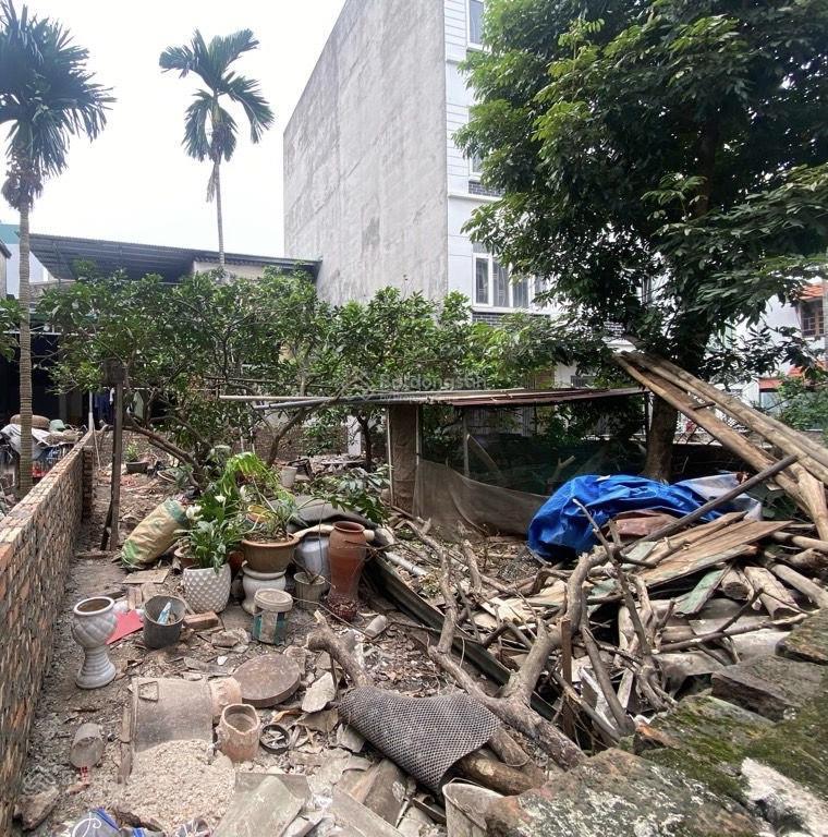 Cổ nhuế  71m2 ( đất )  ô tô tránh  mặt tiền 5m  giá đầu tư 12,5 tỷ.