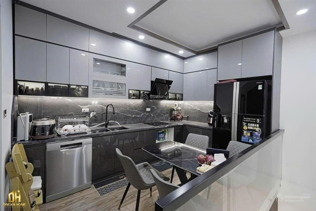 Siêu phẩm hoàng mai  6 tầng view hồ  sát đường 2.5