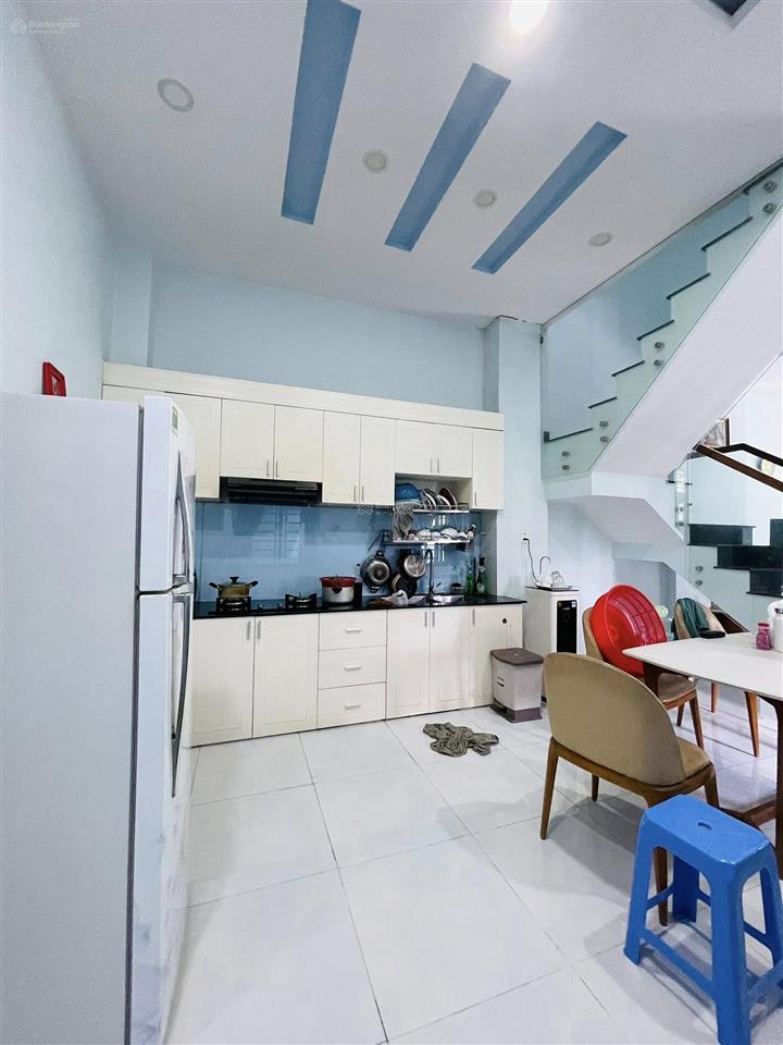 Linh đông 3 tầng  lô góc thoáng mát hẻm nhựa xe hơi chỉ 7,5 tỷ