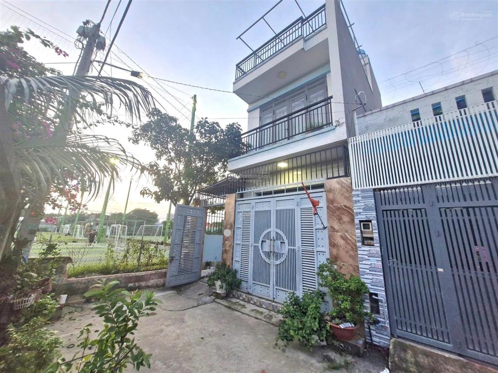 Linh đông 3 tầng  lô góc thoáng mát hẻm nhựa xe hơi chỉ 7,5 tỷ