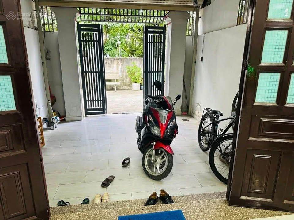 Đường man thiện  nhà 3 tầng  hoàn công đủ  đường oto quay đầu