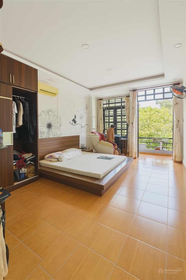 Đường man thiện  nhà 3 tầng  hoàn công đủ  đường oto quay đầu