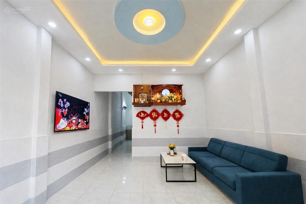 Sát ngã tư bốn xã  giáp q6,11  gần aeon tên lửa  đường bê tông xe tải chạy  3pn  nhỉnh 4tỷ