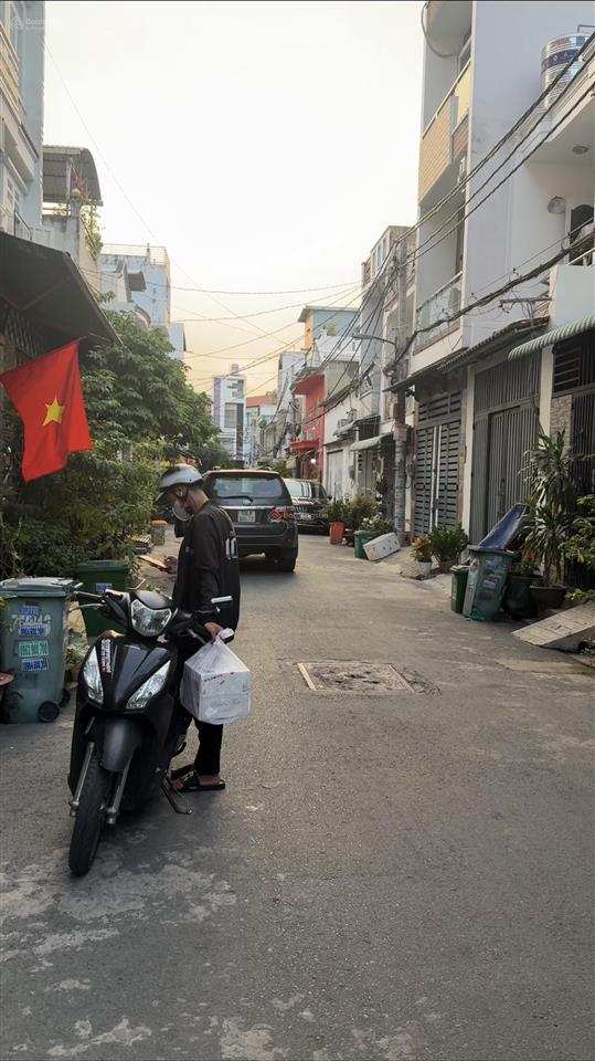 Sát aeon bình tân và ngã tư bốn xã  2 mặt tiền  4 tầng btct  5 pn hoàn công đủ  đường xe tải