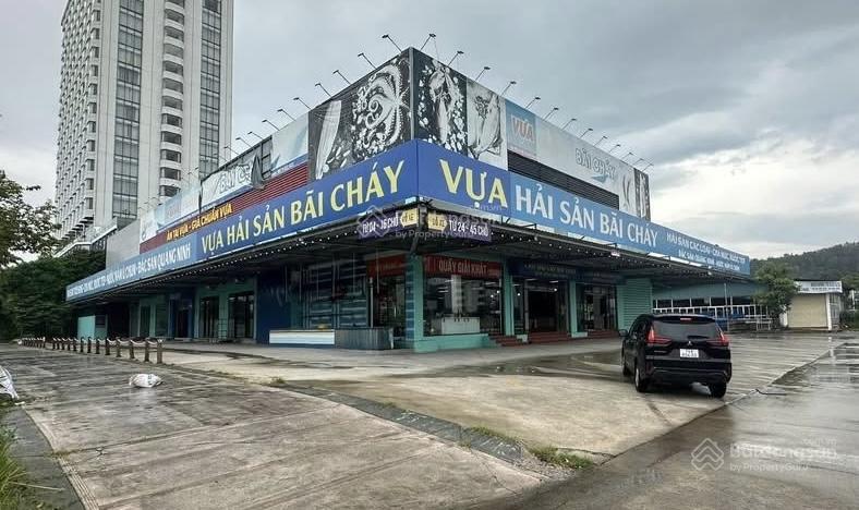 Cho thuê nhà mặt phố trung hoà  lô góc 3 mặt tiền  kinh doanh mọi mô hình.