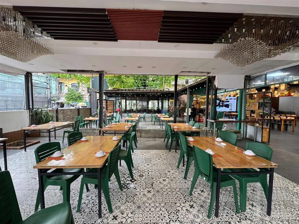 Cho thuê nhà khung thép đống đa 600m2  thông sàn  kinh doanh mọi mô hình.