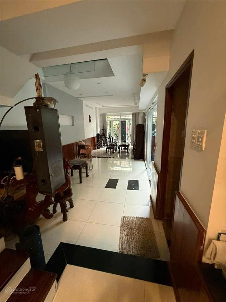 Chủ nhà đi mỹ định cư nên bán gấp