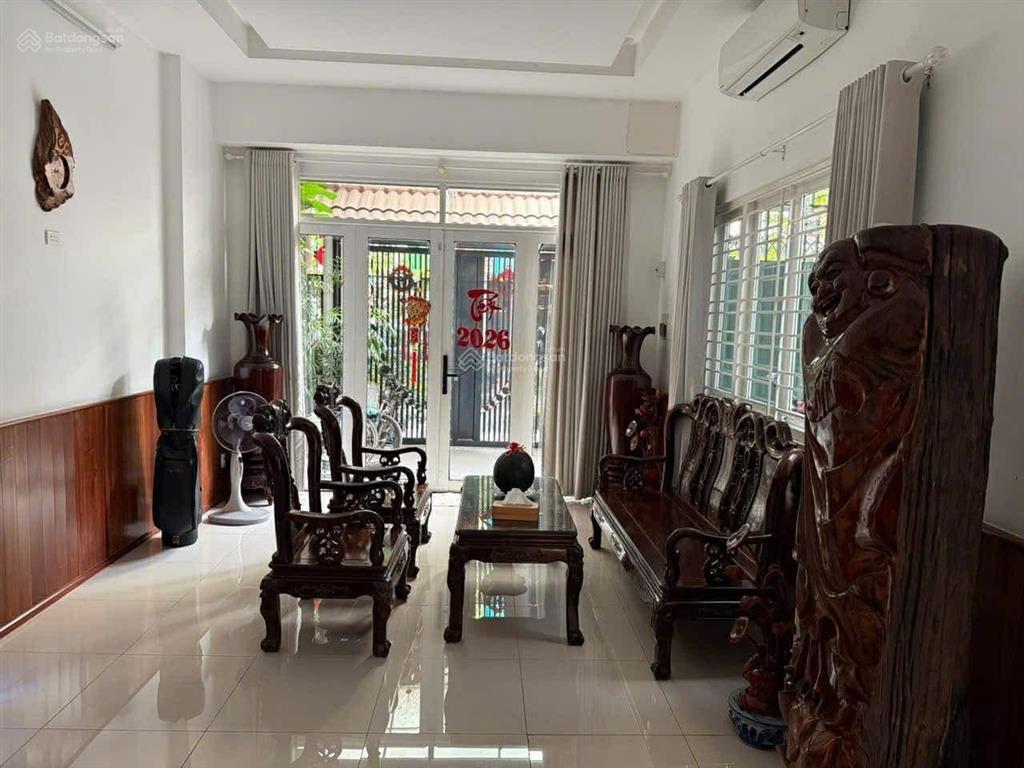 Chủ nhà đi mỹ định cư nên bán gấp