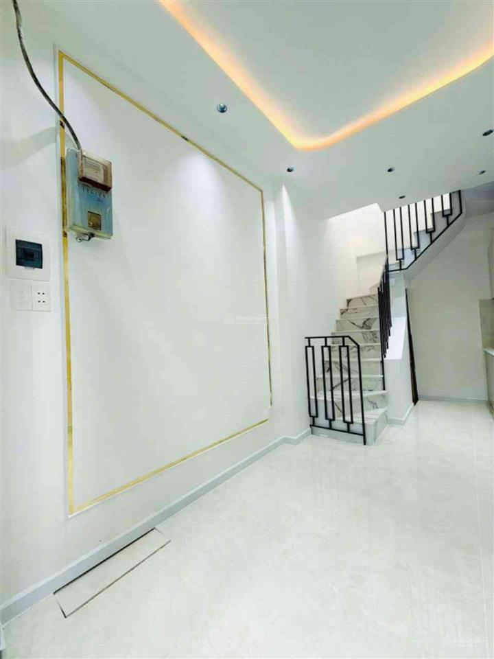 Nhà 2 tầng quận 8 gần cầu chữ y 2pn ban công chỉ 1.98 tỷ