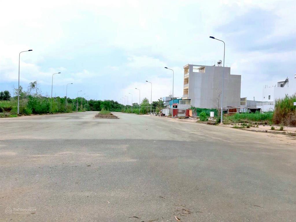 Bán đất khu dân cư 28ha nhơn đức giá tốt, đường 14m