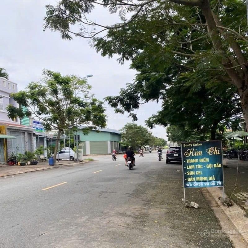 Bán đất đường d8 long hậu nam sài gòn, gần ngay đường n1