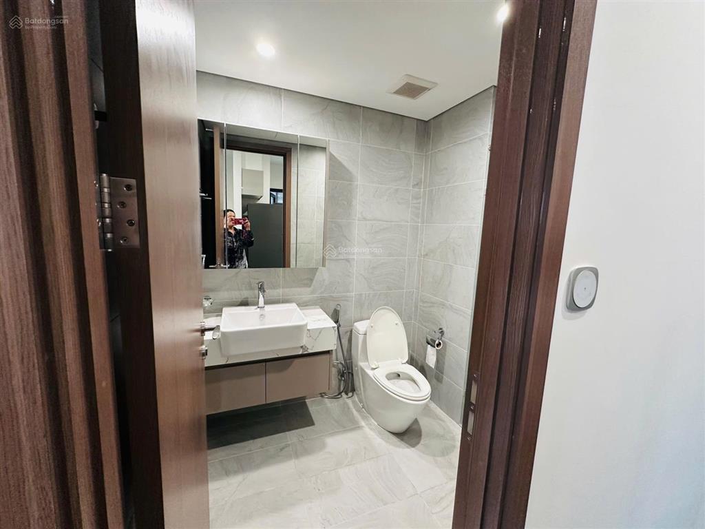Bán gấp 2pn góc 74,1m2 sẵn sổ tòa r1.01 zenpark, giá 5.2 tỷ, hướng đn (đã giảm)