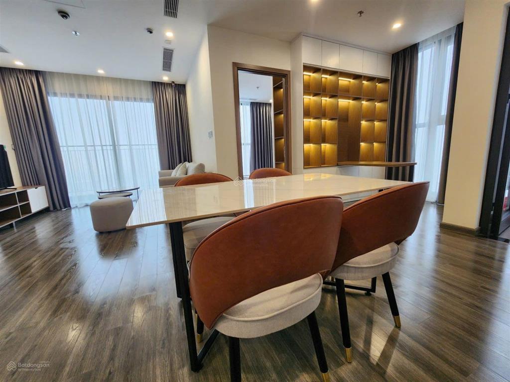 Cần bán ngay 2 pn góc 77m2 toà r1.01, tầng trung, giá 5.3 tỉ