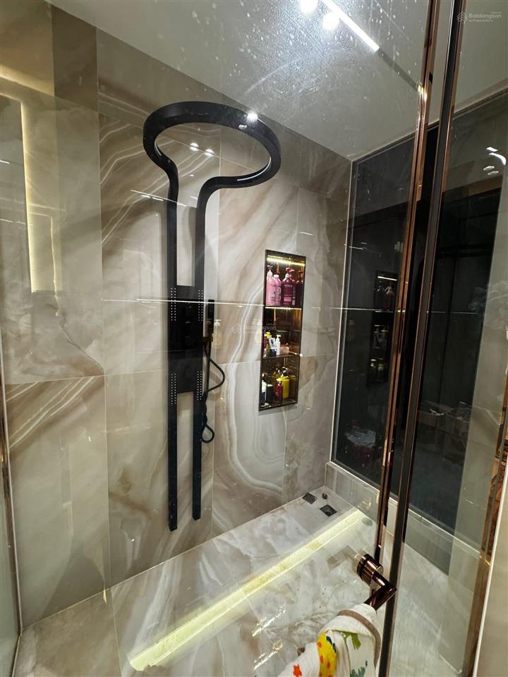 Định cư nước ngoài , chính chủ bán nhà mặt tiền vừa xây xong