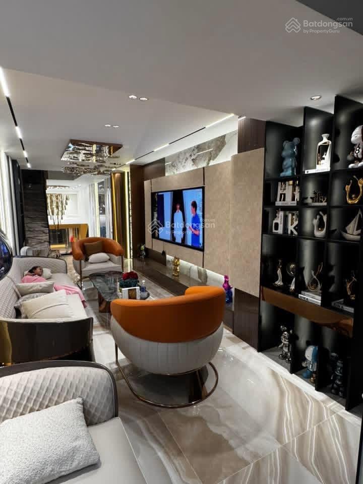 Định cư nước ngoài , chính chủ bán nhà mặt tiền vừa xây xong