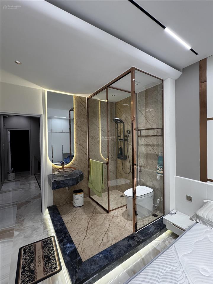 Định cư nước ngoài , chính chủ bán nhà mặt tiền vừa xây xong