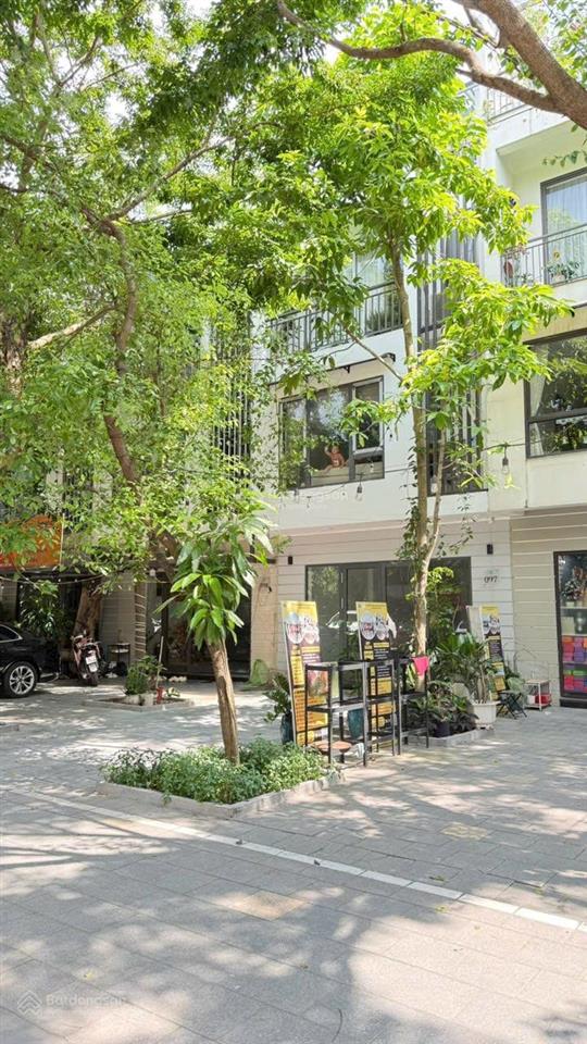 Cần bán liền kề park river ecopark 75m2 nhà thô, sổ đỏ đầy đủ, giá nhỉnh tỷ. 0932 560 ***