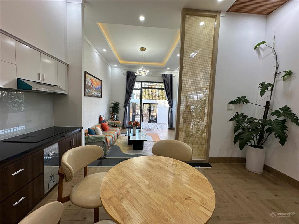 Nhà góc hai mặt tiền giá siêu tốt