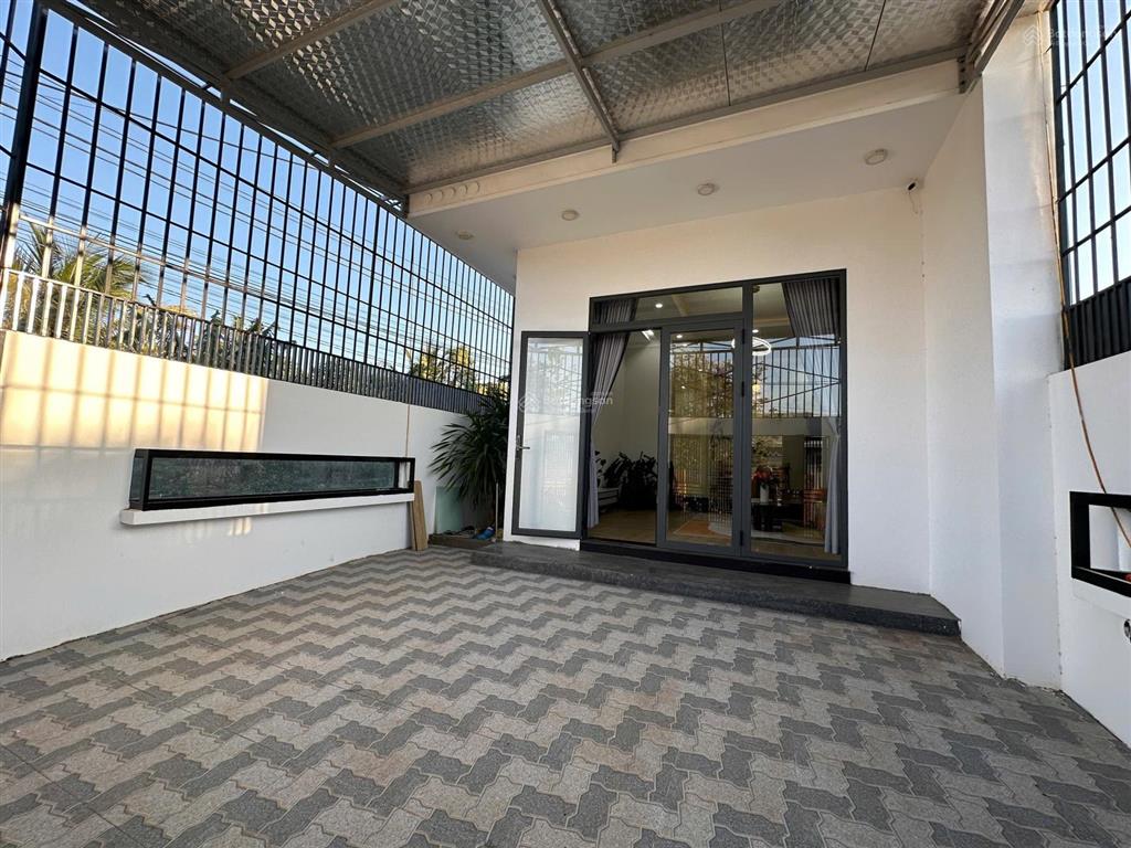 Nhà góc hai mặt tiền giá siêu tốt