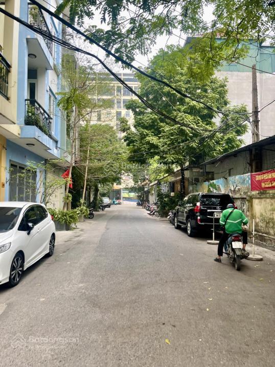 Cần bán nhà phố giang văn minh, dt 90m2, 7 tầng  mt 5,1m. vỉa hè, đường ô tô tránh, vị trí đẹp