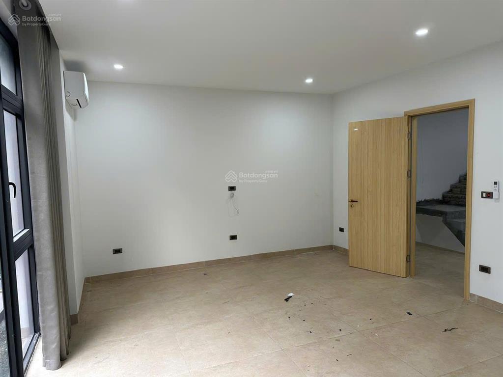 Cho thuê biệt thự xẻ khe phố biển 104m2 chỉ 10 triệu.  0917 891 ***